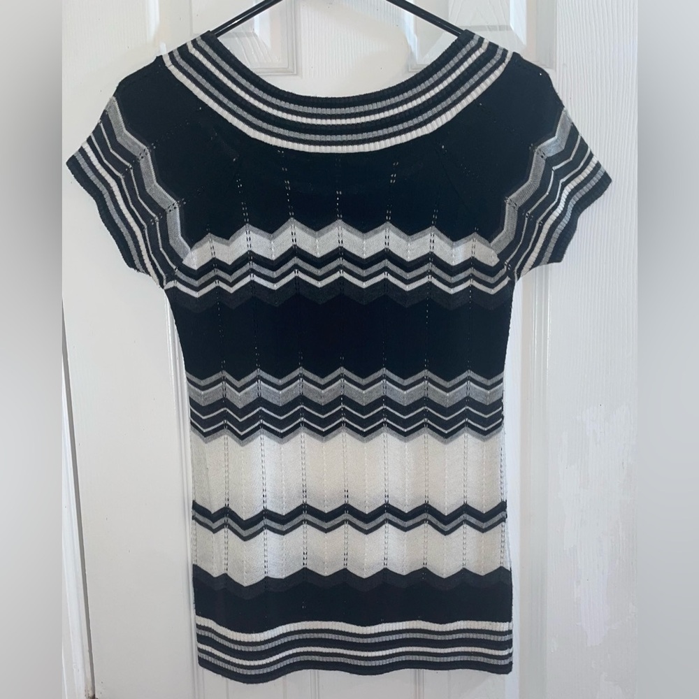 AGB Knit sweater blouse chevron size Small